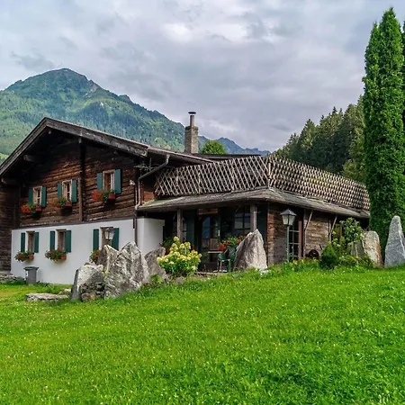Holiday home Rustic With Sauna In Bramberg Neukirchen am Grossvenediger